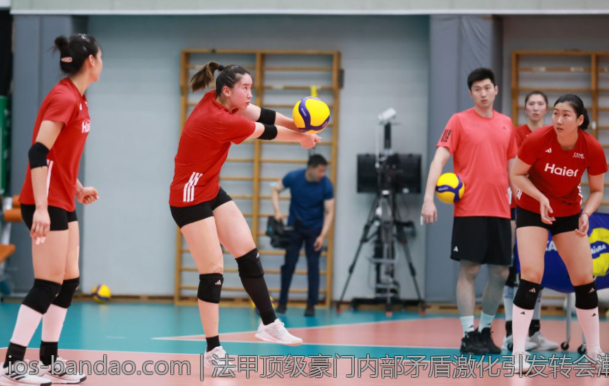 法甲顶级豪门内部矛盾激化引发转会潮